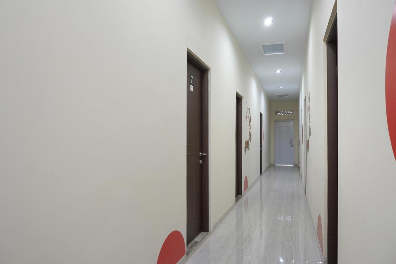 Super Oyo 90033 Dehome Family Melati Exterior photo
