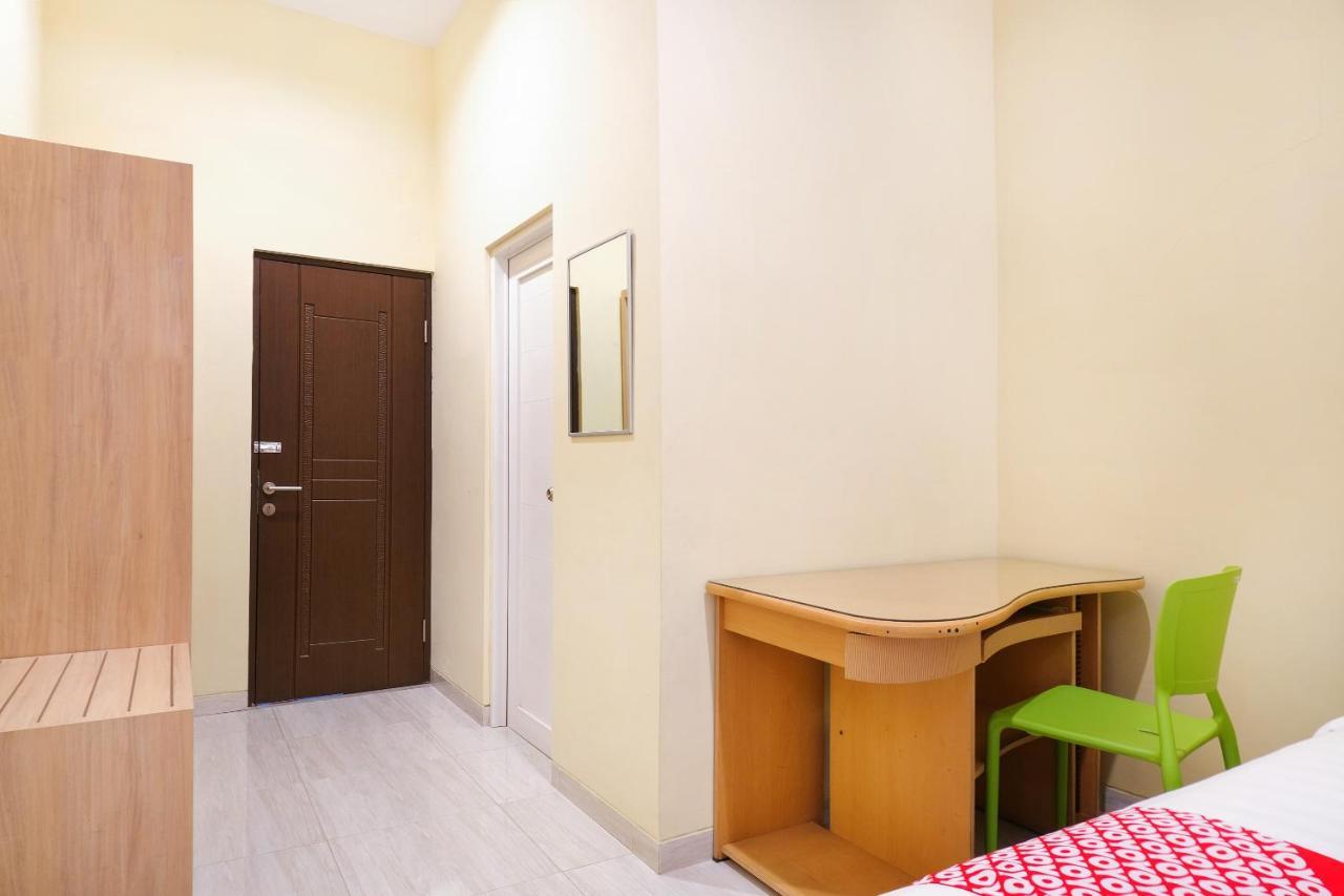 Super Oyo 90033 Dehome Family Melati Exterior photo